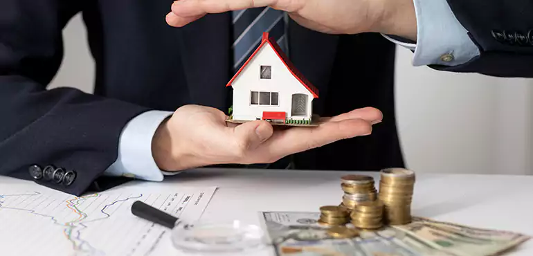 Who Do We Buy Houses From in Wright, FL?